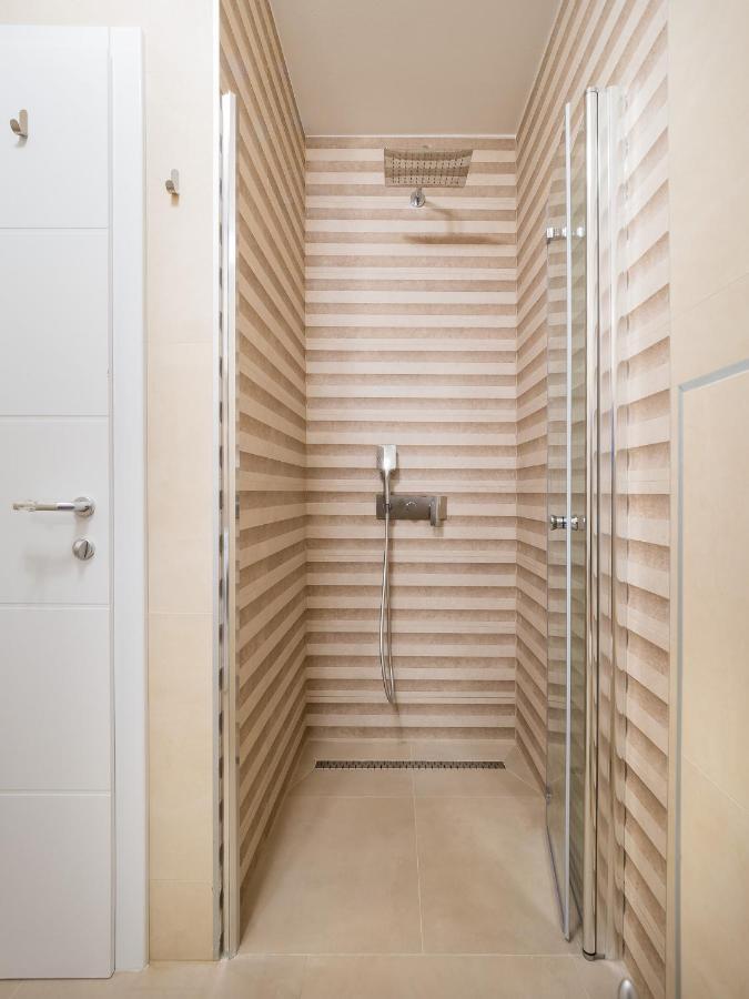 Luxury Apartment- Balcony- Private Rooftop And Jacuzzi- Common Pool Trogir Eksteriør bilde